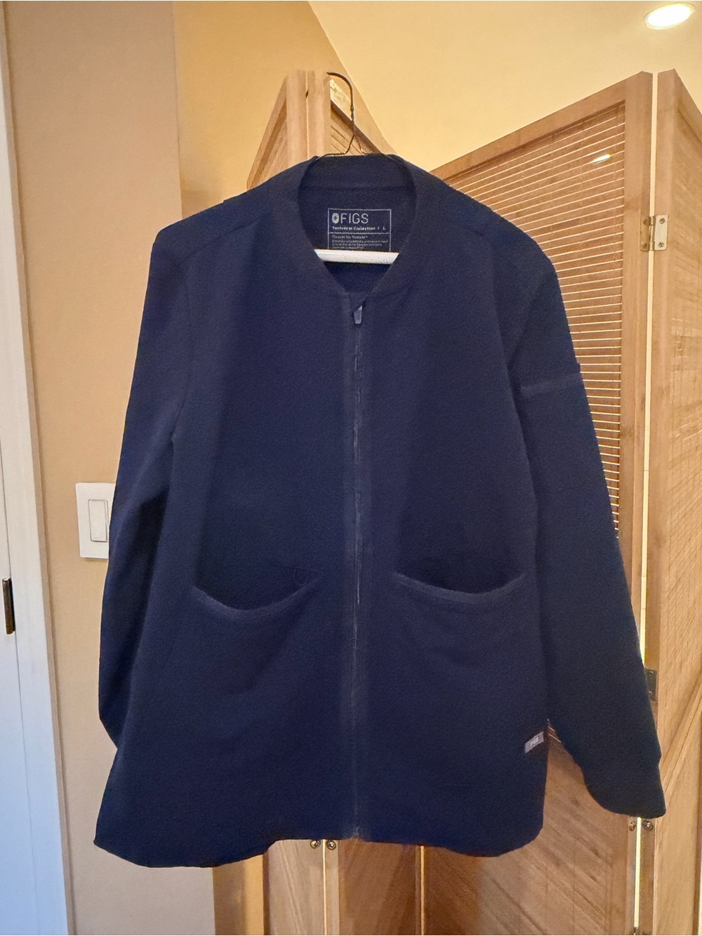 FIGS womens navy scrub jacket